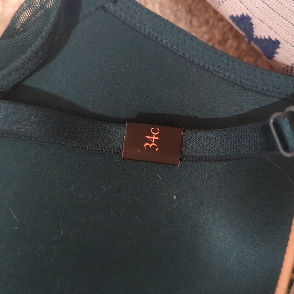 Victoria's secret ,new, green lace push up bra , 34C - Picture 5 of 5